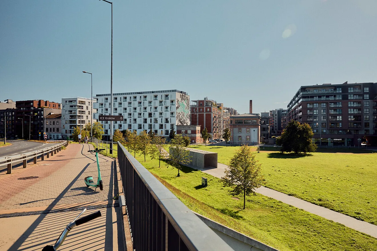 Nowe miejsce rzeźby AUSCHWITZWIELICZKA – park Stacja Wisła, 2025